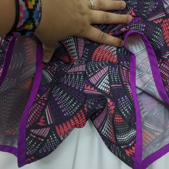 Saucony Patterned Running Shorts Sz XS - Picture 3 of 8